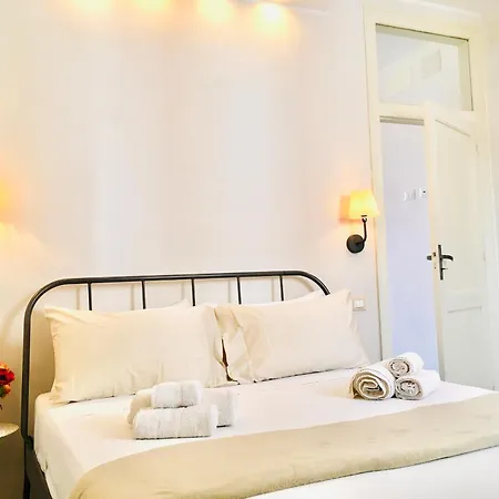 Re Borbone بيت ضيافة تْشيفالو