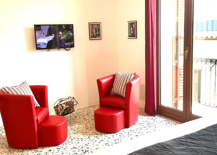 招待所 Re Borbone 切法卢