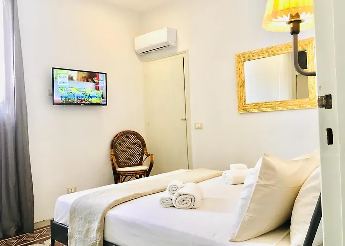 招待所 Re Borbone 4*